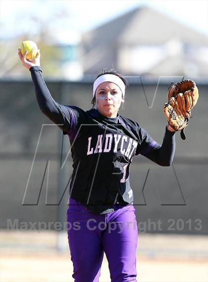 Thumbnail 2 in Crandall vs Hallsville (Forney-North Forney Invitational) photogallery.