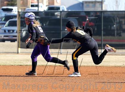 Thumbnail 2 in Crandall vs Hallsville (Forney-North Forney Invitational) photogallery.