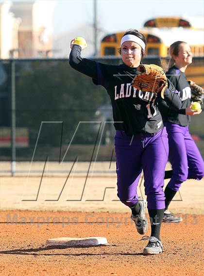 Thumbnail 2 in Crandall vs Hallsville (Forney-North Forney Invitational) photogallery.