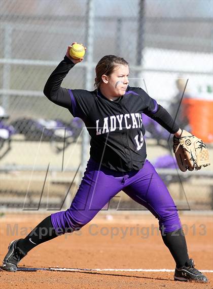 Thumbnail 3 in Crandall vs Hallsville (Forney-North Forney Invitational) photogallery.