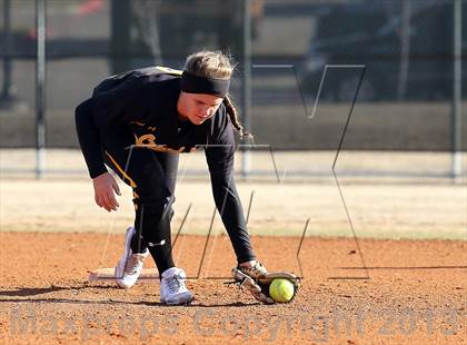 Thumbnail 2 in Crandall vs Hallsville (Forney-North Forney Invitational) photogallery.