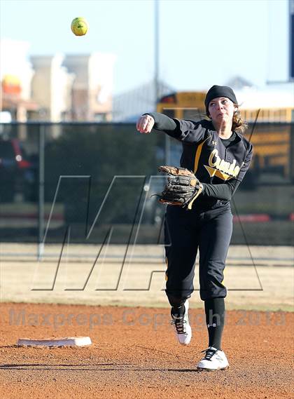 Thumbnail 2 in Crandall vs Hallsville (Forney-North Forney Invitational) photogallery.