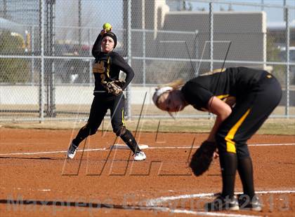 Thumbnail 2 in Crandall vs Hallsville (Forney-North Forney Invitational) photogallery.