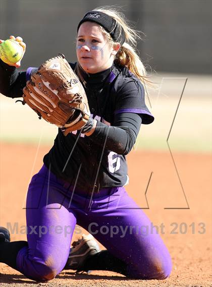 Thumbnail 1 in Crandall vs Hallsville (Forney-North Forney Invitational) photogallery.