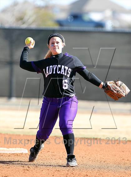 Thumbnail 1 in Crandall vs Hallsville (Forney-North Forney Invitational) photogallery.