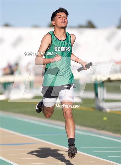Thumbnail 2 in Larry Baca Memorial Invitational Track Meet photogallery.