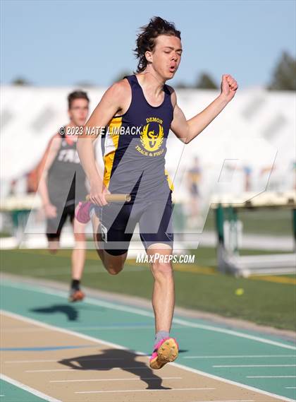 Thumbnail 3 in Larry Baca Memorial Invitational Track Meet photogallery.
