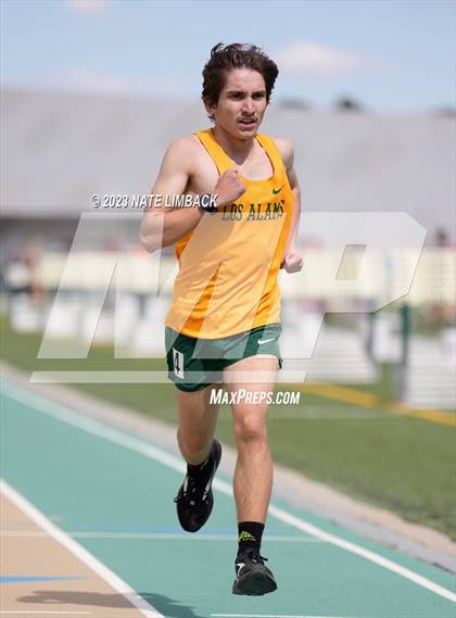 Thumbnail 2 in Larry Baca Memorial Invitational Track Meet photogallery.