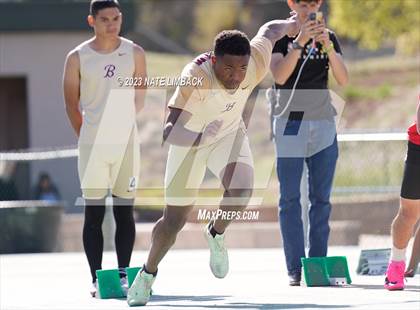 Thumbnail 2 in Larry Baca Memorial Invitational Track Meet photogallery.