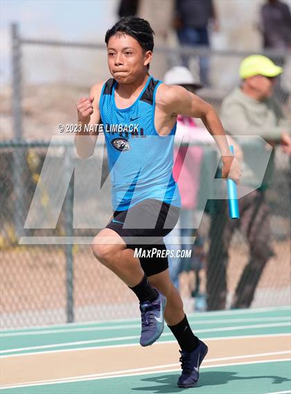 Thumbnail 2 in Larry Baca Memorial Invitational Track Meet photogallery.