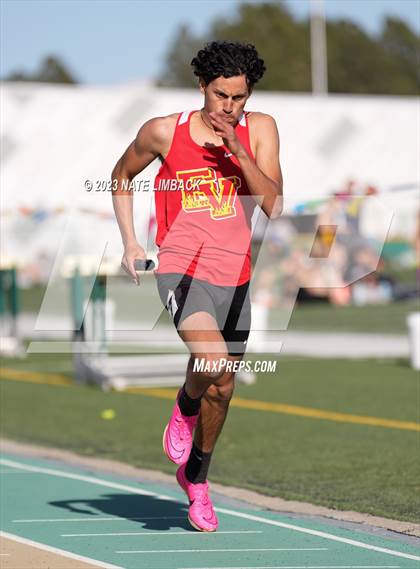 Thumbnail 2 in Larry Baca Memorial Invitational Track Meet photogallery.