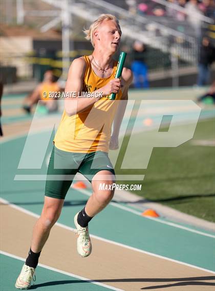 Thumbnail 2 in Larry Baca Memorial Invitational Track Meet photogallery.