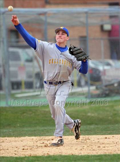 Thumbnail 2 in St. John the Baptist vs. Kellenberg Memorial photogallery.