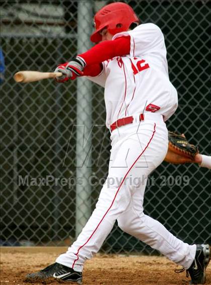 Thumbnail 2 in St. John the Baptist vs. Kellenberg Memorial photogallery.