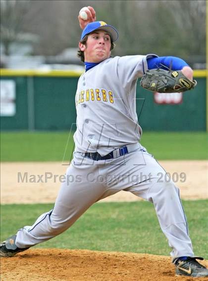 Thumbnail 2 in St. John the Baptist vs. Kellenberg Memorial photogallery.