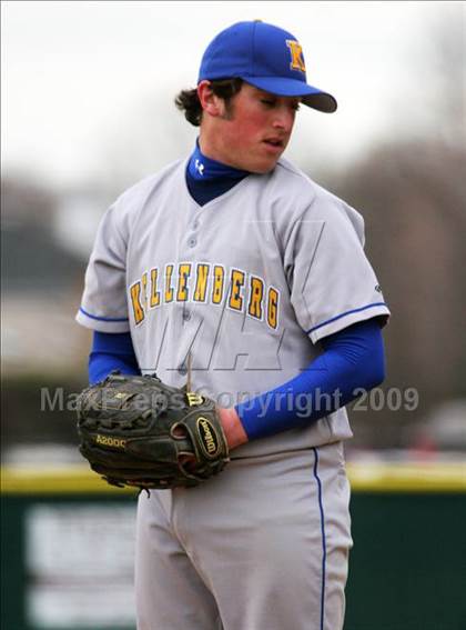Thumbnail 3 in St. John the Baptist vs. Kellenberg Memorial photogallery.