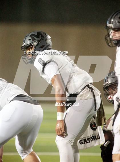Thumbnail 2 in Martin vs Allen (UIL 6A Football Area) photogallery.