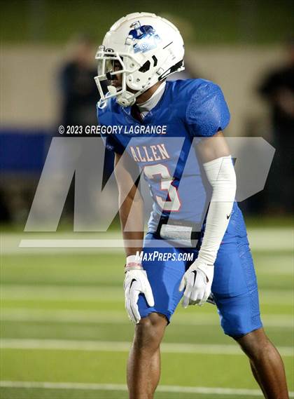 Thumbnail 2 in Martin vs Allen (UIL 6A Football Area) photogallery.