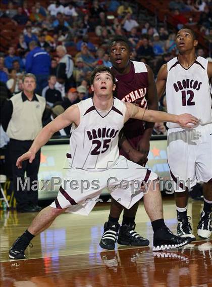 Thumbnail 2 in Clarendon vs. Tenaha (UIL 1A Semifinal) photogallery.