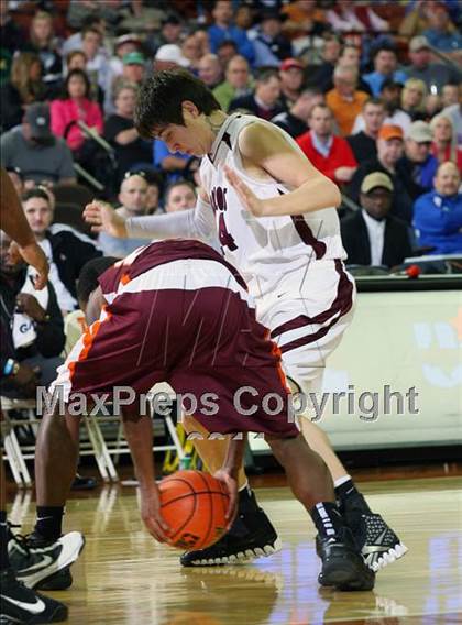 Thumbnail 1 in Clarendon vs. Tenaha (UIL 1A Semifinal) photogallery.