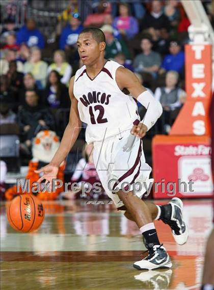 Thumbnail 3 in Clarendon vs. Tenaha (UIL 1A Semifinal) photogallery.