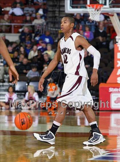 Thumbnail 1 in Clarendon vs. Tenaha (UIL 1A Semifinal) photogallery.