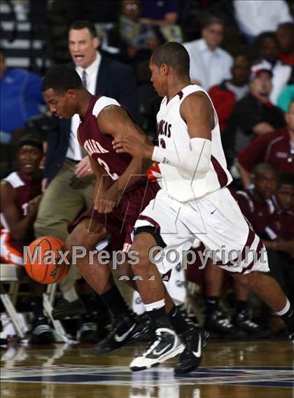 Thumbnail 3 in Clarendon vs. Tenaha (UIL 1A Semifinal) photogallery.