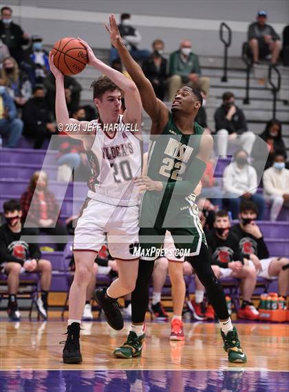 Thumbnail 2 in St. Vincent-St. Mary vs. Struthers (OHSAA D2 Regional Semifinal) photogallery.