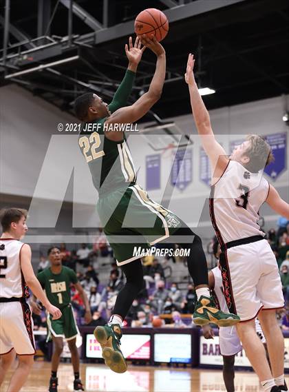 Thumbnail 1 in St. Vincent-St. Mary vs. Struthers (OHSAA D2 Regional Semifinal) photogallery.