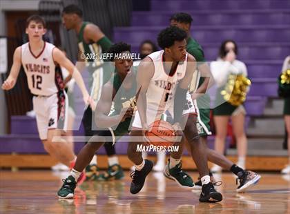 Thumbnail 2 in St. Vincent-St. Mary vs. Struthers (OHSAA D2 Regional Semifinal) photogallery.