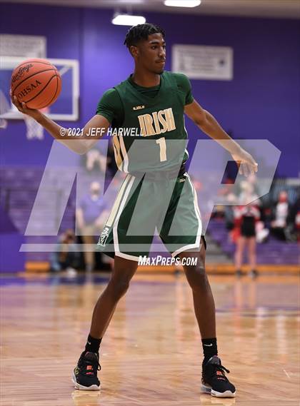 Thumbnail 3 in St. Vincent-St. Mary vs. Struthers (OHSAA D2 Regional Semifinal) photogallery.