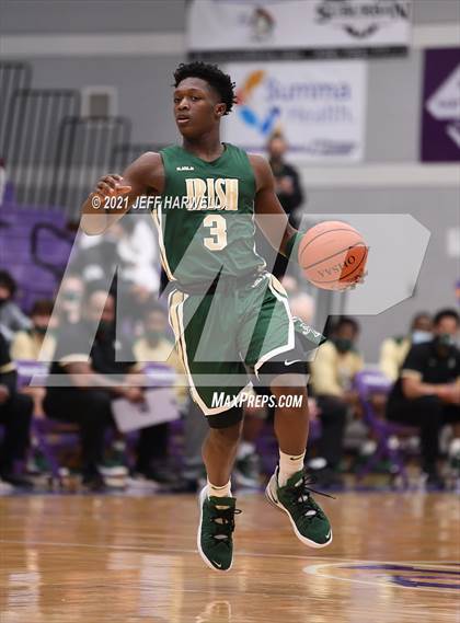 Thumbnail 3 in St. Vincent-St. Mary vs. Struthers (OHSAA D2 Regional Semifinal) photogallery.