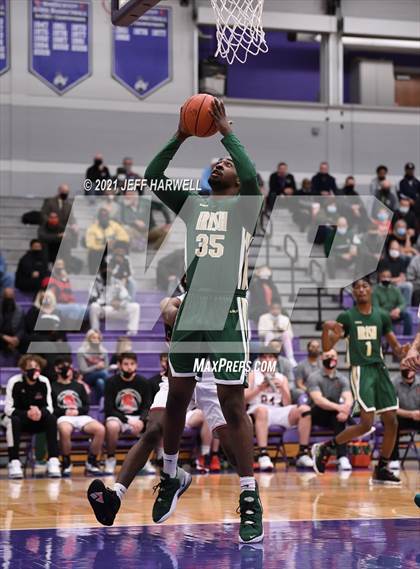 Thumbnail 2 in St. Vincent-St. Mary vs. Struthers (OHSAA D2 Regional Semifinal) photogallery.