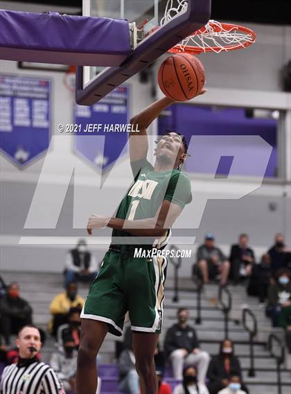 Thumbnail 2 in St. Vincent-St. Mary vs. Struthers (OHSAA D2 Regional Semifinal) photogallery.
