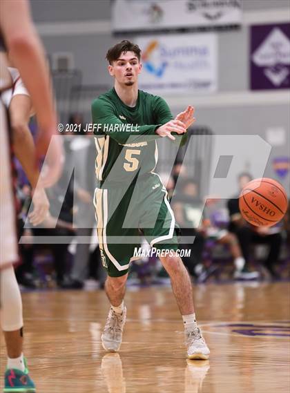 Thumbnail 3 in St. Vincent-St. Mary vs. Struthers (OHSAA D2 Regional Semifinal) photogallery.