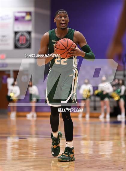 Thumbnail 1 in St. Vincent-St. Mary vs. Struthers (OHSAA D2 Regional Semifinal) photogallery.