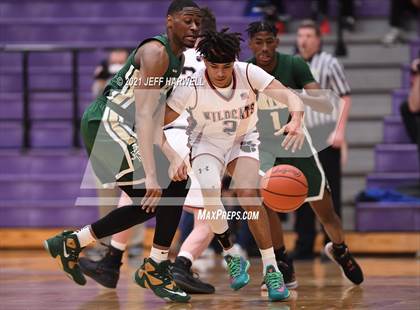 Thumbnail 3 in St. Vincent-St. Mary vs. Struthers (OHSAA D2 Regional Semifinal) photogallery.