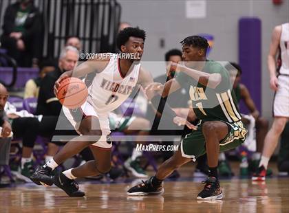 Thumbnail 2 in St. Vincent-St. Mary vs. Struthers (OHSAA D2 Regional Semifinal) photogallery.