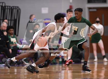 Thumbnail 3 in St. Vincent-St. Mary vs. Struthers (OHSAA D2 Regional Semifinal) photogallery.