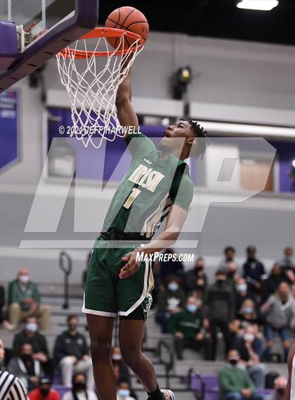 Thumbnail 1 in St. Vincent-St. Mary vs. Struthers (OHSAA D2 Regional Semifinal) photogallery.