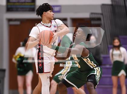 Thumbnail 3 in St. Vincent-St. Mary vs. Struthers (OHSAA D2 Regional Semifinal) photogallery.