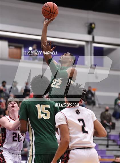 Thumbnail 2 in St. Vincent-St. Mary vs. Struthers (OHSAA D2 Regional Semifinal) photogallery.
