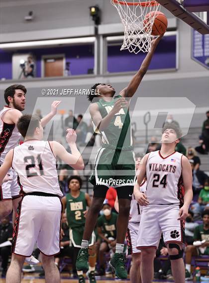 Thumbnail 3 in St. Vincent-St. Mary vs. Struthers (OHSAA D2 Regional Semifinal) photogallery.
