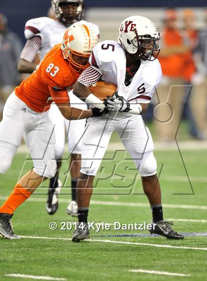 Thumbnail 2 in Mineola vs. Cameron Yoe (UIL 3A Division 1 Final) photogallery.