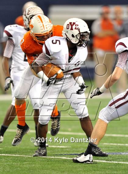 Thumbnail 3 in Mineola vs. Cameron Yoe (UIL 3A Division 1 Final) photogallery.
