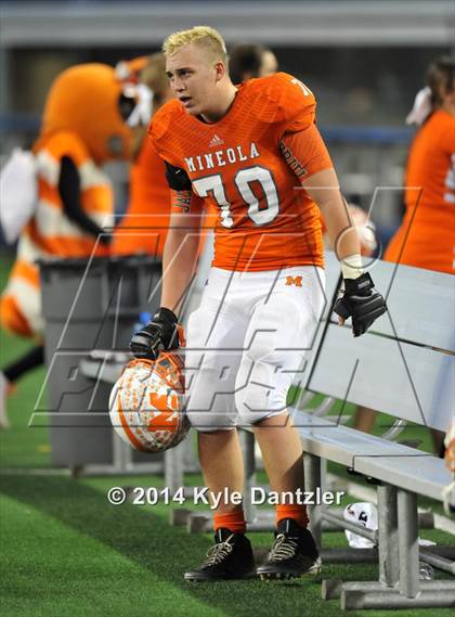 Thumbnail 1 in Mineola vs. Cameron Yoe (UIL 3A Division 1 Final) photogallery.