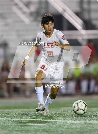 Thumbnail 3 in Lee vs Madison photogallery.