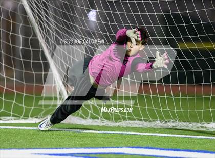 Thumbnail 2 in Lee vs Madison photogallery.