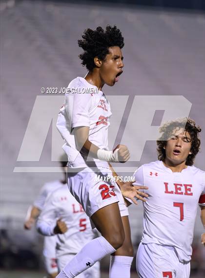 Thumbnail 2 in Lee vs Madison photogallery.