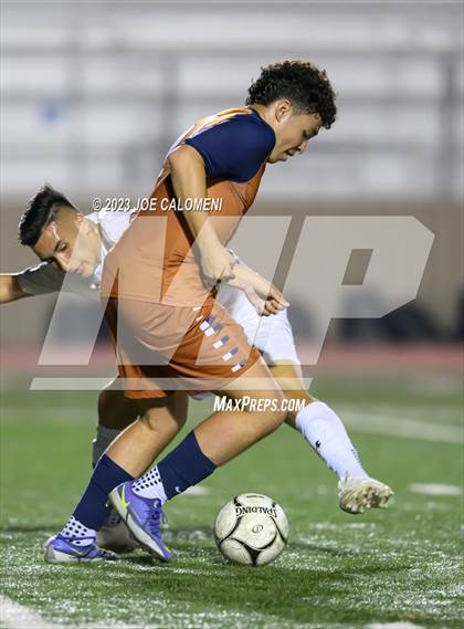 Thumbnail 3 in Lee vs Madison photogallery.